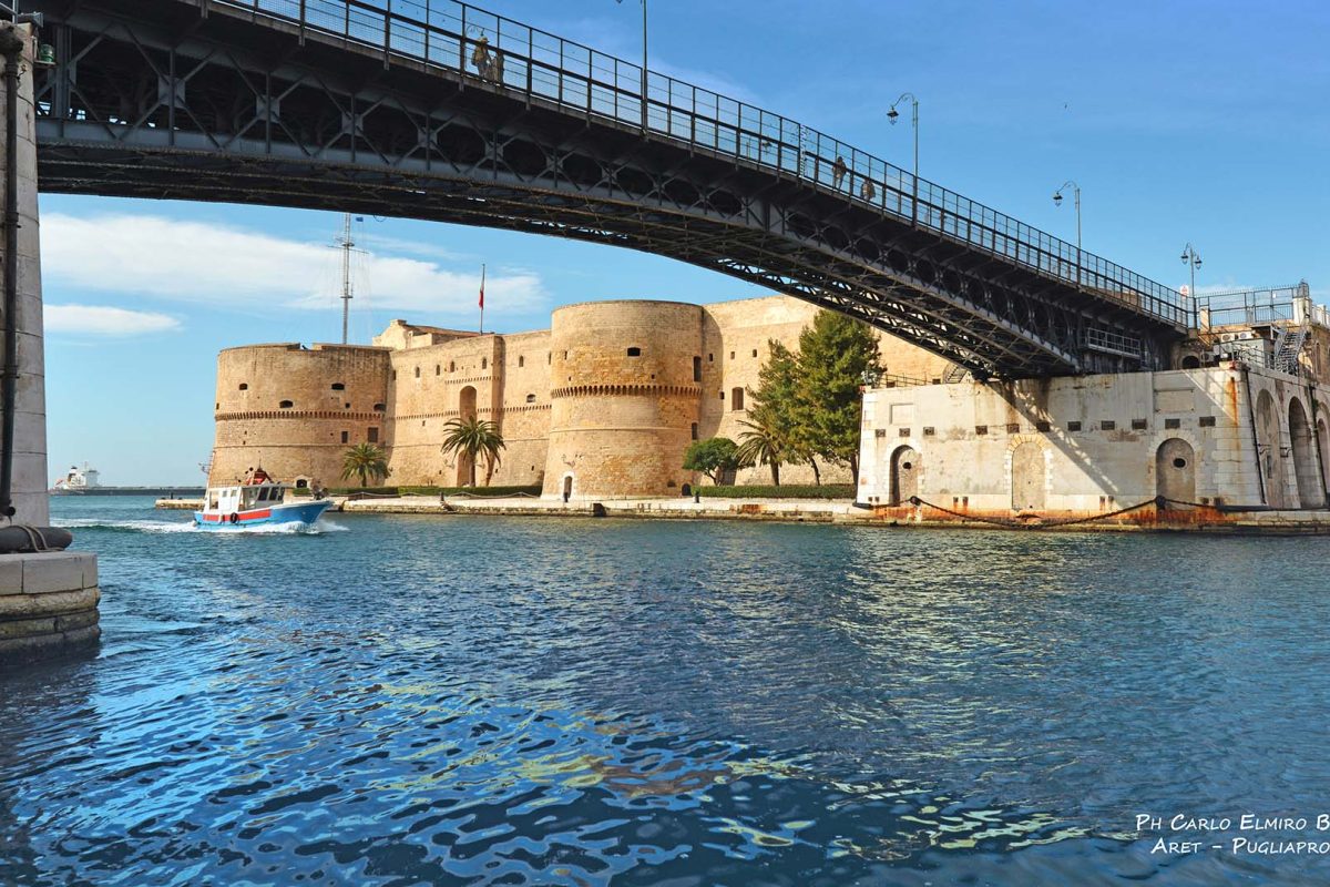 Taranto_Castello-Aragonese-e-Ponte-Girevole_ph-C.E.-Bevilacqua